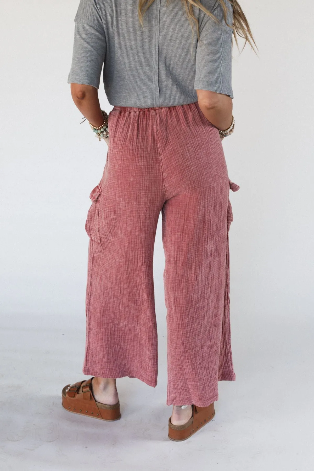 Vibes For Days Pants - Red