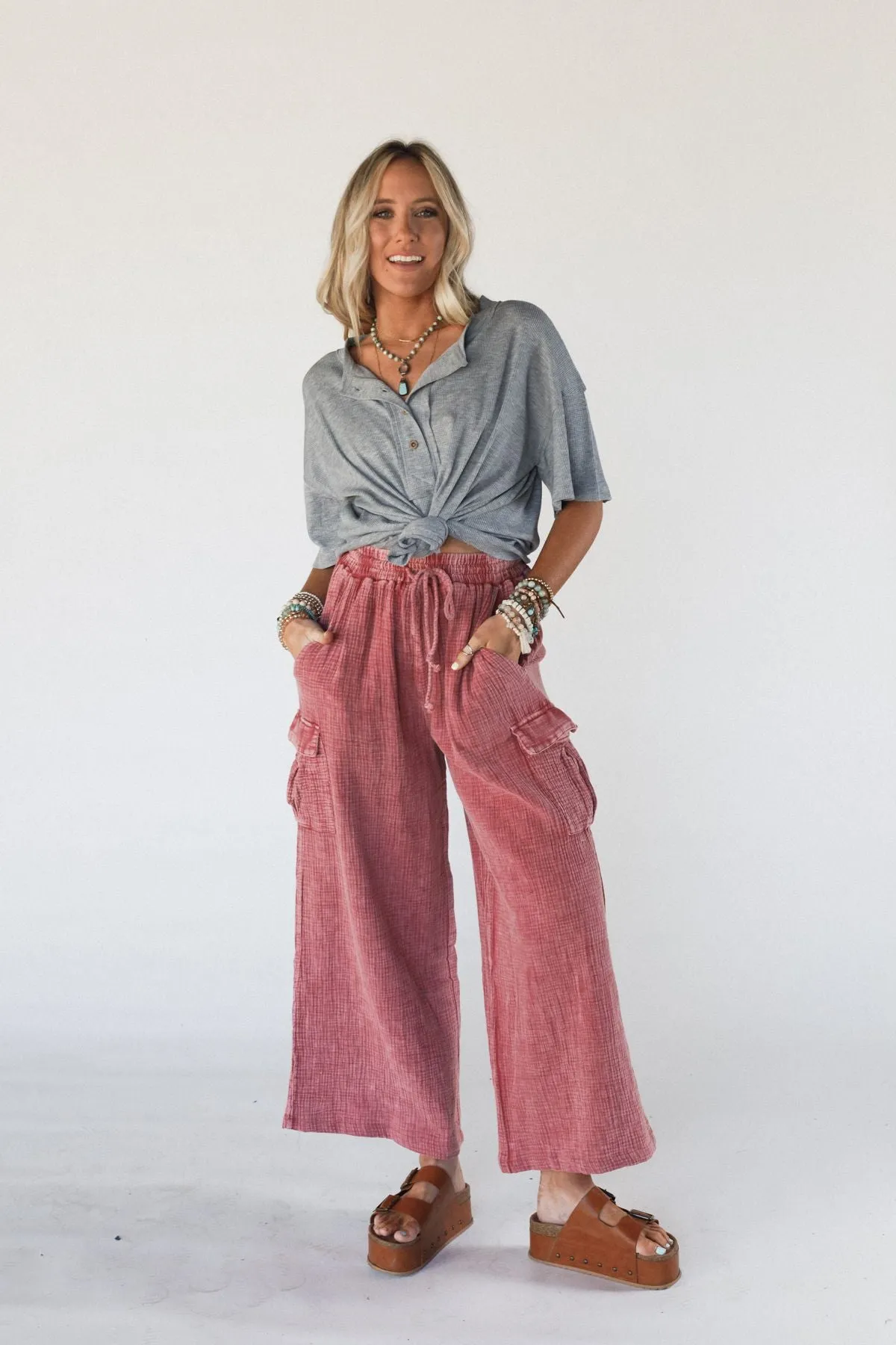 Vibes For Days Pants - Red